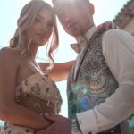 Elsa Dasc Instagram – 4 ans déjà 💍 Noces de Cire 🕯️
Un amour solidifié au fil de ces 4 années ✨
À nous 👩❤️💋👨
#WeddingMemories 🤍