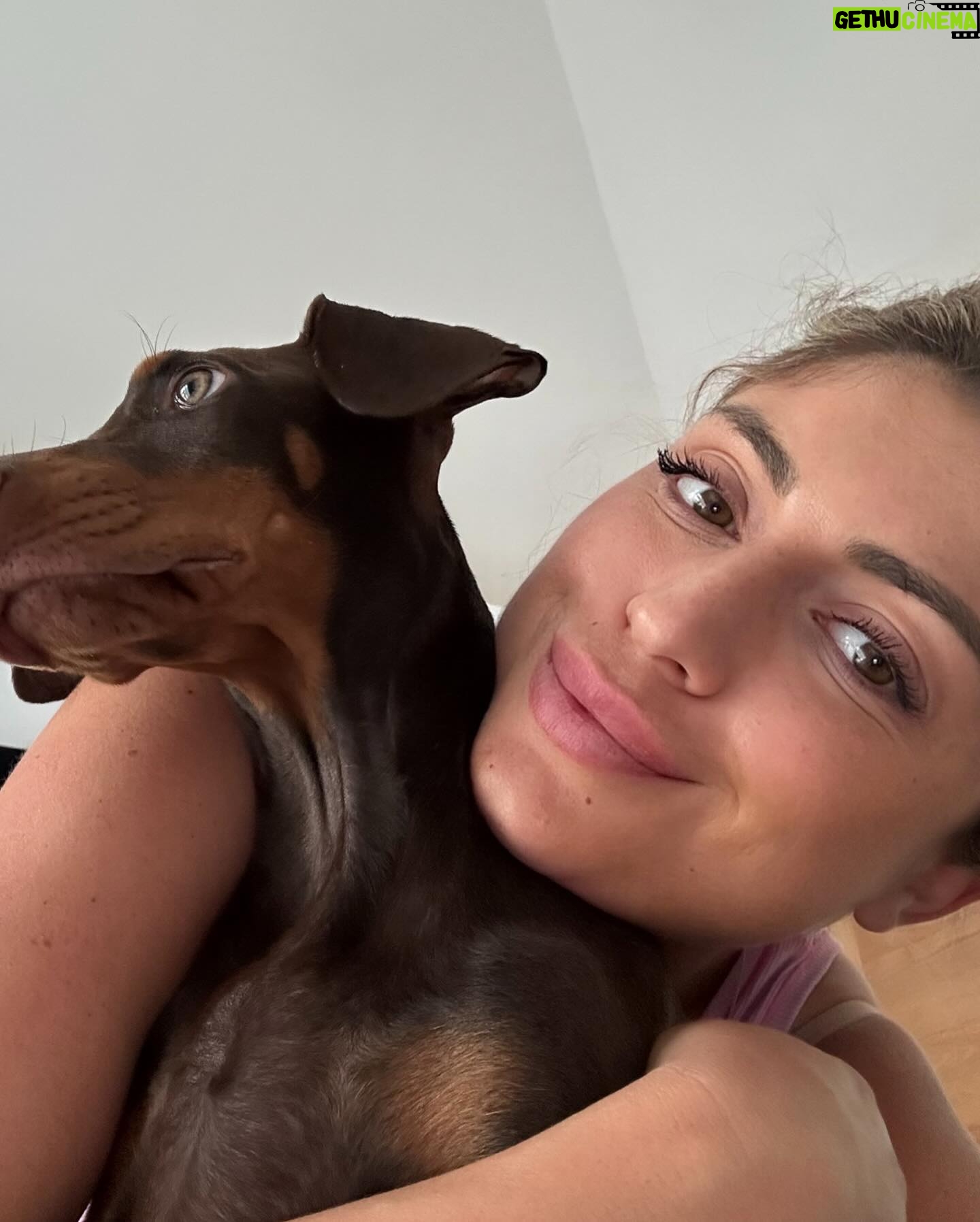 Elsa Dasc Instagram - Un océan d’amour ♾️🤎 #Ariel