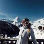 Elsa Dasc Instagram – Nos dernières vacances à 2 avant un petit moment ☃️Une BabyMoon enneigée, il est temps de retrouver la famille pour fêter Noël..🎅🏼 #zermatt 🇨🇭🏔️