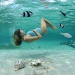 Elsa Dasc Instagram – Upside down, boy you turn me 🎶🐚 
Une connexion spéciale en construction 🩵
Shooting collaboration