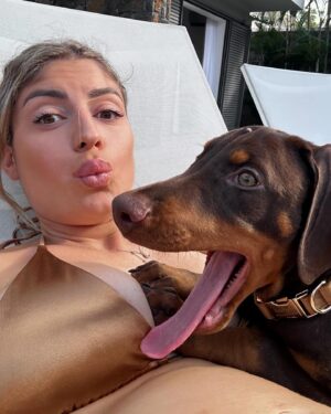 Elsa Dasc Instagram - Ariel, bienvenue chez toi 🐚🤎
La gardienne de notre bonheur 🐾🏡
