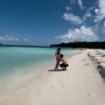 Elsa Dasc Instagram - Sur le point de devenir une famille à 3 sur cette île 🏝️🥹 #mauritius #babybelly #8month ⛵️ @zilecruise Gifting