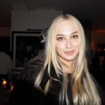 Elsie Hewitt Instagram – if u can’t handle me in 1 and 2 u don’t deserve me in 3