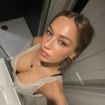 Elsie Hewitt Instagram – new hair same diet