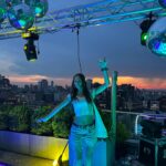 Elsie Hewitt Instagram – alexa play Rooftops by wiz khalifa LOL