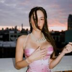 Elsie Hewitt Instagram - cotton candy land 🐷 @scarlettgasque #scarlettgasque