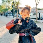 Elva Ni Chen-Xi Instagram - I’m having the best time with @longchamp fam🫶🏻 #LongchampStTropez #LongchampSS24 #LongchampHK