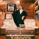 Elva Ni Chen-Xi Instagram - Louis Vuitton Savoir Rêver 每年讓人期待的造夢之旅又來到香港了 欣賞到意猶未盡的精湛手工藝和創新的家品設計 又帶大家進入了夢幻的感官之旅 更令人開心的是和友人們的相聚 What a happy night with @louisvuitton 🧳 #LVSavoirRever #LVHongKong