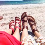 Elva Ni Chen-Xi Instagram - Enjoying every single second in St.Tropez🌊 第二天和Longchamp的旅程 雖然行程排得滿滿 但確不會覺得累 因為太享受每分每秒的陽光與空氣☀️ 早上先是boat trip 中午來到這間餐廳 Jardin Tropezina 立刻被我秒私藏 美景就不用說了 重點是食物也非常的好吃！ 下午我們又參觀了一間鞋廠 是longchamp和當地一間鞋子品牌Kjacques crossover的鞋款 每一雙鞋子都是在南法人手製作 只能說非常非常的舒服好穿 這個鞋子不用飛去st.tropez那麼遠 在longchamp店裡就可以直接買到了😂 然後還有晚上的最後一餐 等我下一個post繼續和你們分享🙌 @Longchamp #LongchampStTropez #LongchampSS24 #LongchampHK