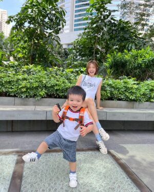 Elva Ni Chen-Xi Instagram - Happy Friday! 👶🏻
#elvaootd
#adidashk
@adidashk