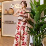 Elva Ni Chen-Xi Instagram - 夏天就是要隨意切換度假模式🏝️ @loropiana 2024度假系列期間限定店 最後4天！💗 #LoroPianaResort #LoroPiana @hkifcmall