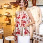 Elva Ni Chen-Xi Instagram - 夏天就是要隨意切換度假模式🏝️ @loropiana 2024度假系列期間限定店 最後4天！💗 #LoroPianaResort #LoroPiana @hkifcmall