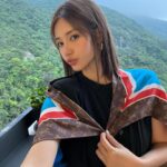 Elva Ni Chen-Xi Instagram - Kids are not impressed by mom’s magic 😆 but I’m looking forward to watch the @louisvuitton women‘s voyager show tonight at 7pm 🤟🏻 #lvprefall24 #lvvoyager