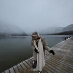 Elvin Levinler Instagram - a whole new energy ❄️❄️❄️ sizinle paylaşacağım çok şey var ama toparlayana kadar söyleyin yaz insanı mısınız kış insanı mı🙃 benim cevabım çok net ama karı ve soğuğu sevmediğimi de söyleyemeyiz sanırım🥶😬