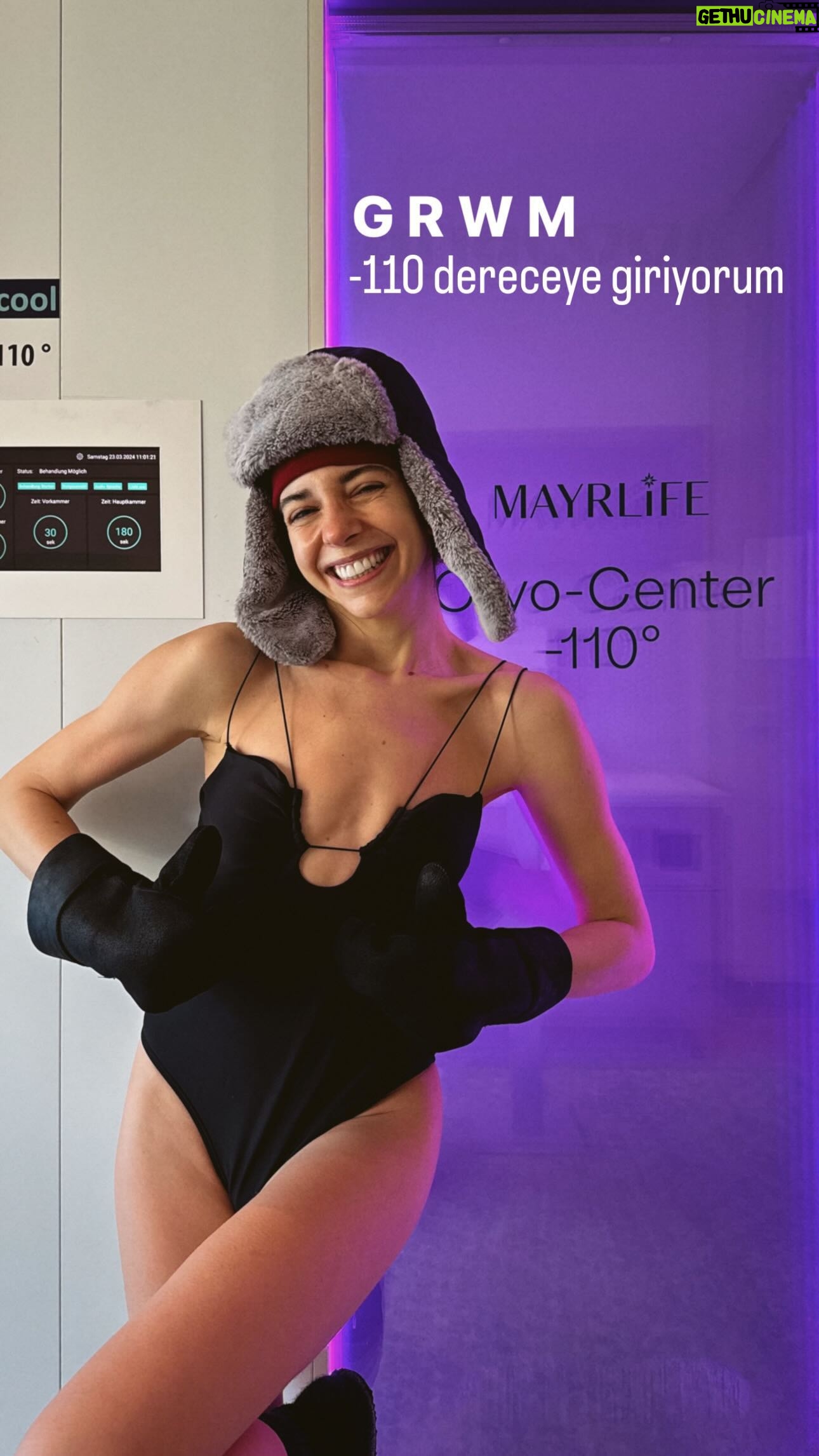 Elvin Levinler - 28.4K Likes - -110 derece bir buzdolabına girer miydiniz?
Cryotherapy çok merak ettiğim bir şeydi, hücre yenilemek , enflamasyonu azaltmak ve hatta cilt rahatsızlıklarını iyileştirmek için inanılmaz etkili bir yöntem.. bu tecrübeyi yaşadığım için çok mutluyum💙
#cryotherapy #coldtherapy @mayrlife_official #mayrlifealtaussee @saltiletisim #işbirliği