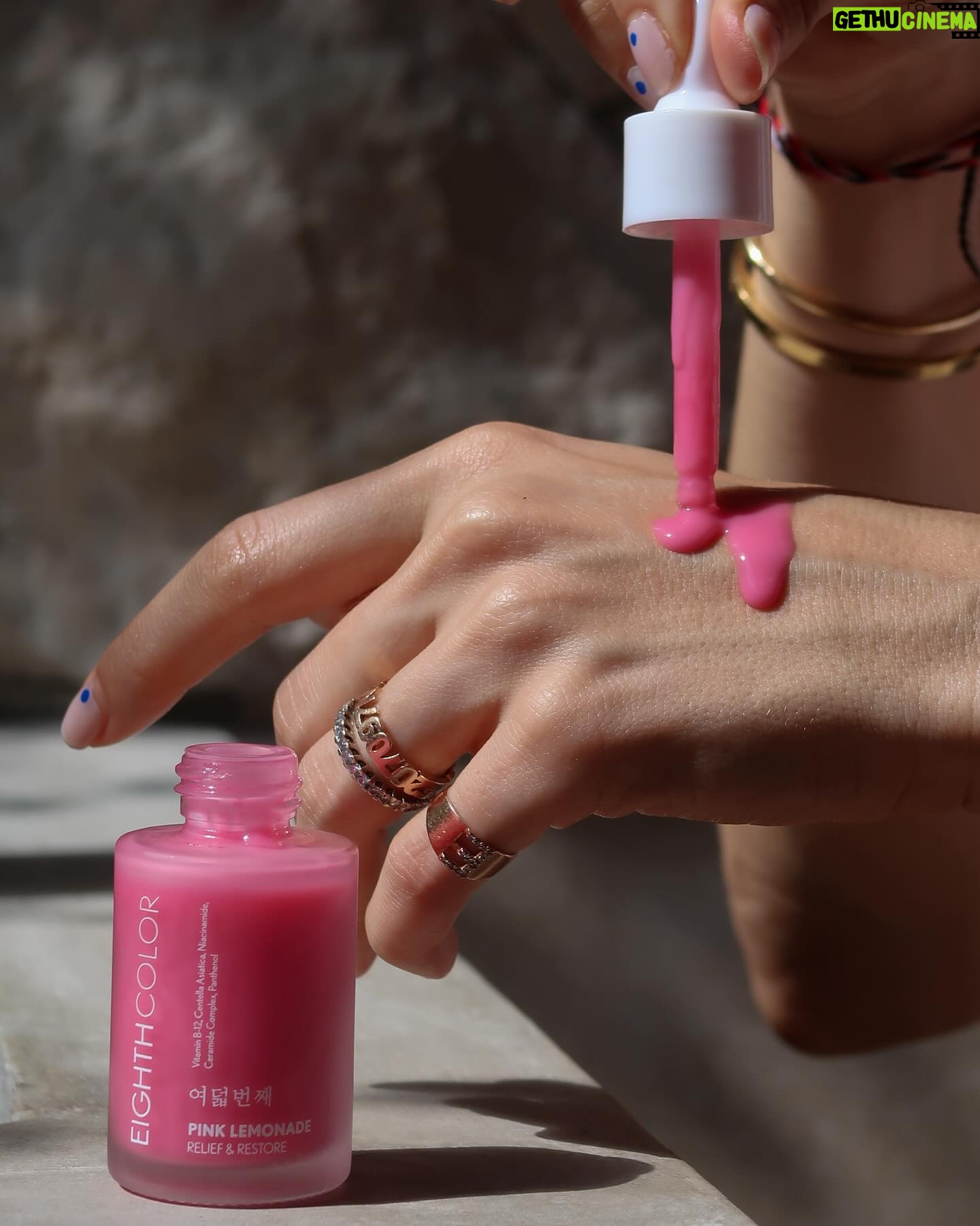 Elvin Levinler - 8.7K Likes - PINK LEMONADE IS HERE ✨💖✨
Cildinizin yenilemesi ve cilt bariyerinin güçlenmesine katkı sağlamak için geliştirdiğimiz yeni serumumuz Pink Lemonade ön satışta!
Seruma rengini veren B12 vitaminin yanısıra Cica, Niasinamid, Seramitler, Pantenol ve Bisabolol içerikleri cildinizdeki rahatsızlık hissinin azalmasına, cildinizin nem kazanmasına ve cilt bariyerinin onarılmasına yardımcı olur ✨💖✨
birlikte daha çok parlamaya hazır mısınız?
#reklam