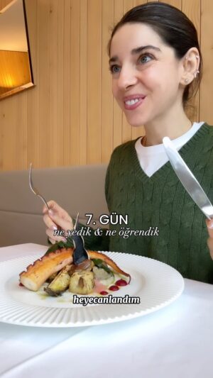 Elvin Levinler Instagram - 7. VE SON GÜNÜMÜÜÜZ!!!!!
bir boğa olarak ilk günlerin kolay geçmediğini resmen gördünüz 🙃 porsiyonlarım büyüdü ve istersem 2. tabak alabiliyorum ama öğrendiklerimi uygulamaya ve bu hafiflikte ve enerjide hissetmeye devam etmek istiyorum 💙

sizinle gün gün bu yolculuğu , yediklerimizi ve öğrendiklerimizi paylaşmak çok güzeldi. isterseniz bu detoks merkezinde gün gün neler yaptığımızı da vlog halinde paylaşabilirim bu arada 🙃