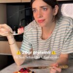 Elvin Levinler Instagram - Bayramda tatlıları yedik, şimdi canımız tatlı istediğinde hem düşük kalorili hem de yüksek proteinli bir tarif : Quark Cheesecake ( hem de 20gr protein içeriyor!) * 1 kutu sade quark * 1 yumurta * 1 yemek kaşığı toz hindistan cevizi * 3-4 damla limon * 1 yemek kagigi bal * 1 çay kasigi vanilin * Hepsini direkt içinde güzelce karıştırıp önceden ısıtılmış 180 derece fırındd 15 dk pişiriyoruz. Normalde dolapta 3 saat soğuttuktan sonra diyorlar ama bana 1 saat yetiyor :D üzerine donmuş meyveleri azıcık şekerle tavada çevirdikten sonra mükemmel oluyor hem de çok tok tutuyor! Denerseniz beni etiketleyin ben de sayfamda paylaşayım #sağlıklıtarifler #pratiktatlılar #fitcheesecake #sansebastian #quarkcheesecake #proteincheescake
