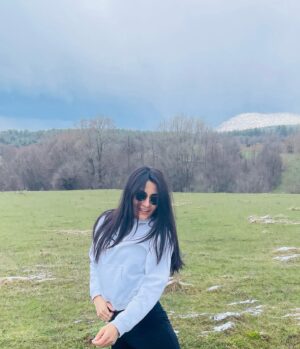 Emel Dede Instagram - Sana söz !
Yine baharlar gelecek..✨🙆🏻‍♀️