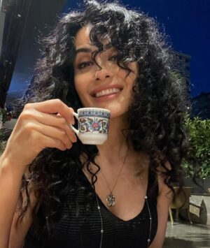 Emel Dede Instagram - Kıvır mı cık.. 😜😁😘