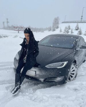 Emel Dede Instagram - 🤍❄️