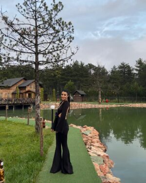 Emel Dede Instagram - #buseçağrıwedding♥️ 

Styling : @sevaybek 😎🤍