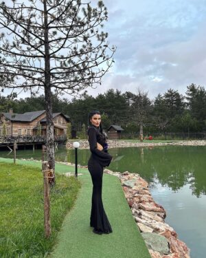 Emel Dede Instagram - #buseçağrıwedding♥️ 

Styling : @sevaybek 😎🤍