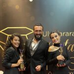 Emel Dede Instagram – Zorlu set koşullarında canla başla çalışan tüm ekip arkadaşlarımız adına ödüllerimizi aldık..✨💫 YILIN DİZİSİ “Kuruluş Osman” 🤩 YILIN YAPIMCISI “Mehmet Bozdağ” @mehmetbozdag ✨#KristalElmasÖdülleri @kristalelmasodulleri #kuruluşosman @kurulusdizisi @kurulusosman @bozdagfilm