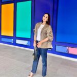 Emelda Rosemila Instagram - Photo dump : on todays episode.😁 In Husbands Jeans😆. Fefelin jap, asyik kusut and nangis je kan. Kasi chan la.😍 Sunglass tu dari @emeldarosekl . Masih available, cuma boss dia busy sikit lately nih😅