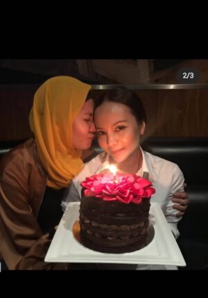 Emelda Rosemila Instagram - Happy birthday to you, Da.. @emeldarosemila 
My kacap telabik partner. We're that retarded best friends with inside jokes and snorty laughs 🤣. It didn't need any word to know what's on our mind. We're psychic to each other 🤣. It's the zen 😌 🤣

Just in case you forgot, let me remind you again, You're kind, you're honest, not just to me but to everyone around you. You will always make people feel comfortable and warm even at the very first met, to that you also has strong characters. So you're doing great. So proud of you always👏

My doa and my thoughts are always with you Da. ❤️ 
I'm a holla away if you need a good laugh or something.
You know la my lame jokes kan, you're the only consistent one🤣.. ramai dah lari. Otak dema tak geliga mcm kita 🤣🤣

Happy birthday, sayangku.. ❤️ 
Rahsia ku banyak pada mu. So kena sayang lebih dia ni 🤣

: last pic tu epic as my daughter already fond of her since she was a baby.. comey Sgt 🥰