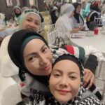 Emelda Rosemila Instagram – Cantik2 semua sahabat2 ku, MasyaALLAH, Hajahh!☺️😄

Thank You DatinSri @umieaida9 jemput kitaorg smua diMajlis Perjuangan Palestine Semalam. Alhamdulillah ada jumlah derma yg terkumpul buat Palestine dan Dapat bersilaturahim dgn semua jemputan. Malangnya tak sempat nak ambik gamba dgn kakumie, sbb malas nak kacau busy nawww!

Doakan terus utk Palestine 
🇵🇸❤️🇵🇸

@lizaabdul @sherry_alhadad @catrionabrianross @nadia.brian @falaaaaaaa_ @afifaanuar @zulinaziz