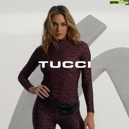 Emilia Attías Instagram - Iconic T • ft @emilia_att Nuestra icónica T protagoniza una serie de prendas modernas y versátiles diseñadas para adaptarse a distintos estilos y ocasiones. Desde estampas exclusivas hasta detalles personalizados, esta cápsula tiene todo lo que necesitas para agregar a tus looks logrando combinaciones únicas. Descubrí la cápsula en nuestros Locales & Shop Online.