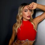 Emilia Attías Instagram - In red esta semana para @revistagenteok 🔴 M @bettinafrumboli H @conradoereyra @mono.fuk @multitalentoficial