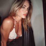 Emilia Attías Instagram - Un poco de inspo 🖤 @elcamarin