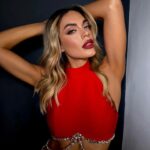 Emilia Attías Instagram - In red esta semana para @revistagenteok 🔴 M @bettinafrumboli H @conradoereyra @mono.fuk @multitalentoficial