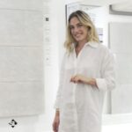 Emilia Attías Instagram - @Emilia_att visitó nuestro showroom para elegir los revestimientos de su baño ✨ Para vos, ¿qué producto queda mejor? Te leemos. 👇 #CerámicaSanLorenzo #Porcelanatos #SimuladorDeAmbientes #Cerámica #EmiliaAttias #Baños #IdeasParaBaños #RemodelaciónDeBaños