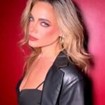 Emilia Attías Instagram - 🖤 @rickysarkany M @charme.makeup H @agusvisser_ / @frumboliestudio