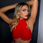 Emilia Attías Instagram - In red esta semana para @revistagenteok 🔴 M @bettinafrumboli H @conradoereyra @mono.fuk @multitalentoficial