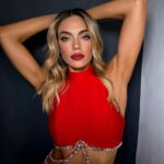 Emilia Attías Instagram - In red esta semana para @revistagenteok 🔴 M @bettinafrumboli H @conradoereyra @mono.fuk @multitalentoficial