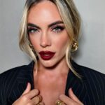 Emilia Attías Instagram - Ger ready with… @emilia_att #emiliaattias ❤️ utilizando productos @lancomeofficial #lancomear - Base Teint Idole Ultra Wear Care & Glow - L’ absolu rouge Drama matte : Lupita - Idole Liner black - Mascara Hypnose Drama - Fragancia L’Extrait / La Vie est Belle #beauty #makeuplook #glam #makeupxchristmas Makeup @bettinafrumboli Hair @agusvisser_ / @frumboliestudio