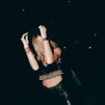 Emilia Attías Instagram - Acompañando a @helguerajose Y @solrapsodia en sus 25 años de creación de @rapsodiaoficial Felicitaciones por este espíritu tan fiel a la magia, la libertad y el rock que han sabido sostener en el tiempo de una manera tan maravillosa #rapsodia25años #orientalrock Ph @daianarosembergph