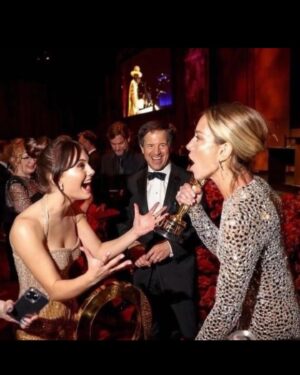 Emilia Jones Instagram - BEST PICTURE!!! Wow

Thank you @theacademy for all the CODA love! 

What. A. Night. 
✨✨✨