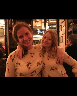 Emilie de Ravin Instagram - Happy Birthday beautiful angel of a human @bexmader 🥳Love ya to bits and pieces Bex & Can’t wait to see you and give you a massive cuddle xo
🥰 #bexilieforever 💙💚