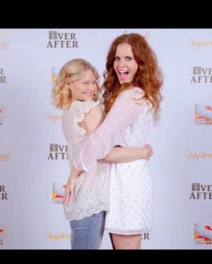 Emilie de Ravin Instagram - Happy Birthday beautiful angel of a human @bexmader 🥳Love ya to bits and pieces Bex & Can’t wait to see you and give you a massive cuddle xo
🥰 #bexilieforever 💙💚