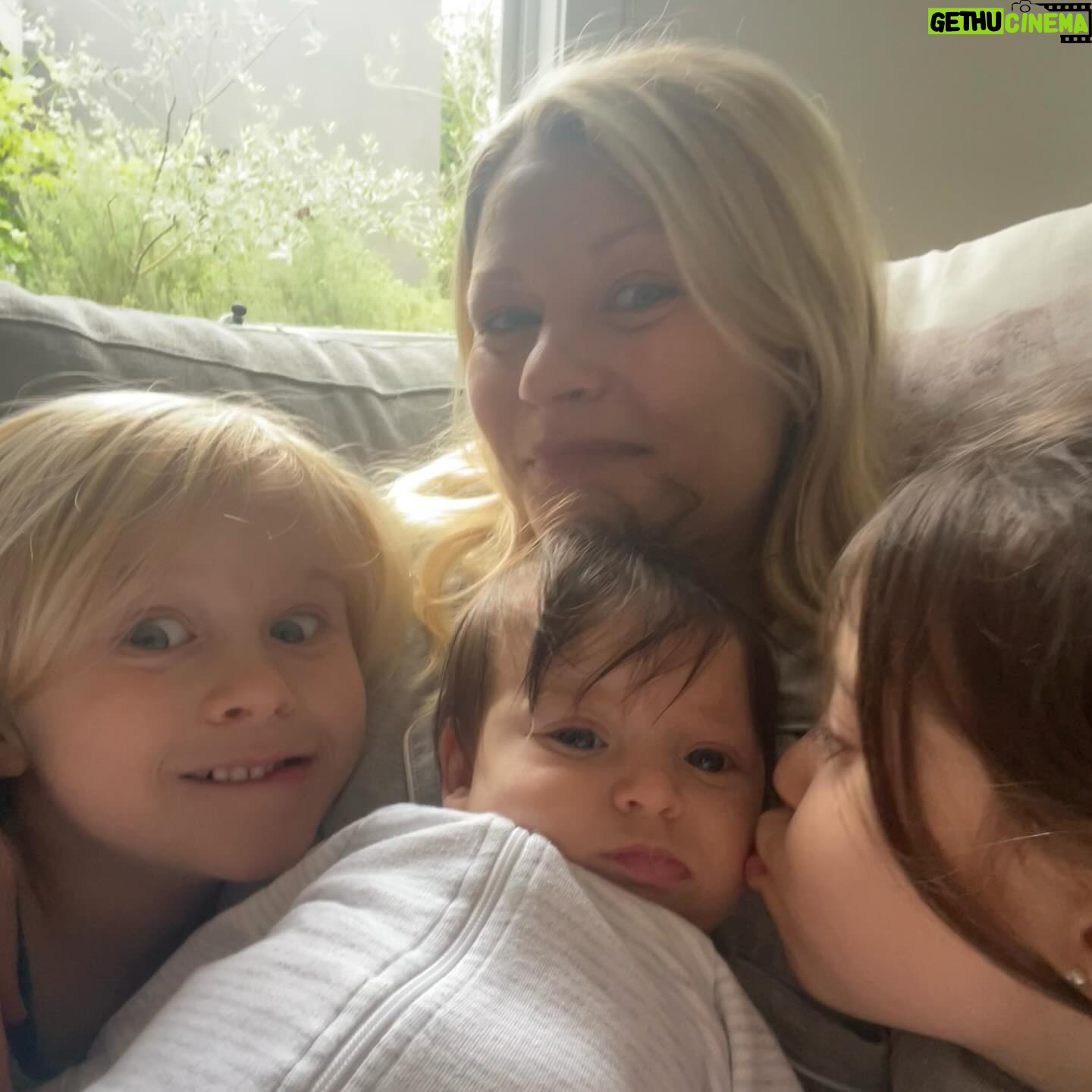 Emilie de Ravin Instagram - Happy 5th (how?!) Birthday Theo!!!!! You are such a beautiful soul, strong willed, so caring & loving, clever, FUNNY, amazing at even 10 Lego kits, best little & big brother…and such a sweet little man- I’m SO lucky to be your Mum. I love you bud. So so so so much! Hope FIVE is awesome for you! Keep on being you dude! Xoxoxoxo 💋💖💋💖🥳🥳🥳🥳🥳 Aka: the story of 2 cakes in 1 day. Well actually 3- we had a family celebration as 1 sister & my mum are this week so they all also shared a 🎂 🤪🤪🤪 Cake for all!