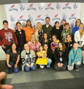 Emilie de Ravin Instagram - What a wonderful weekend! TY all you gorgeous fans for making it so fun, & to the kick ass @galaxyconcolumbus team for throwing a spectacular event! 🥳✨ And was a bonus treat to spend time with my old pal @colinodonoghue1 #galaxyconcolumbus 💋