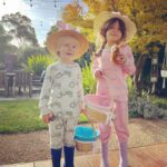 Emilie de Ravin Instagram – Hippy Happy Hoppy Easter 🐣🐰🪺🫶🏼💖from our fam to yours! xoxoxo
#happyeaster