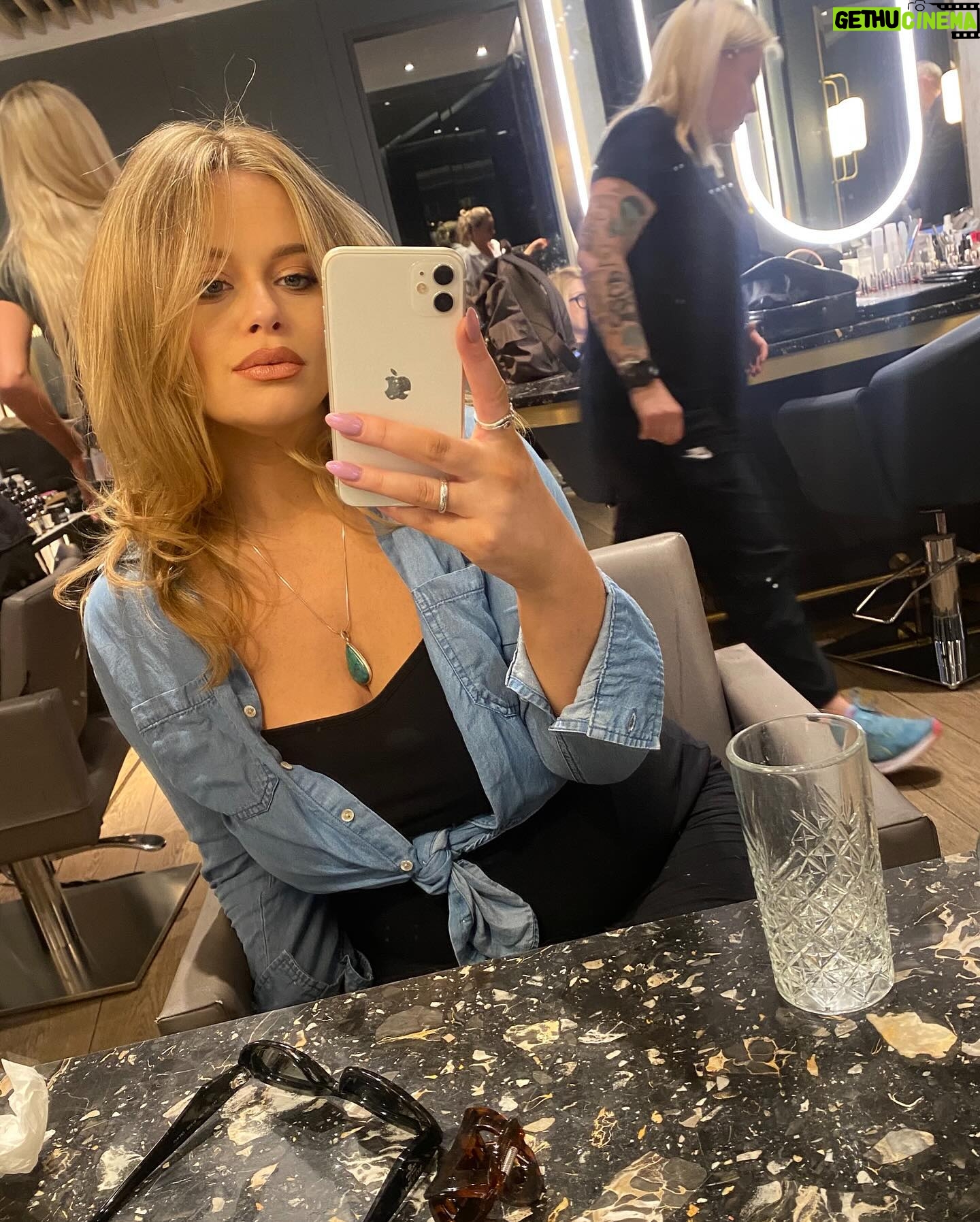 Emily Atack Instagram - Feel a little more like me today! Thank you friends at @pauledmonds217 💛💇🏼♀️