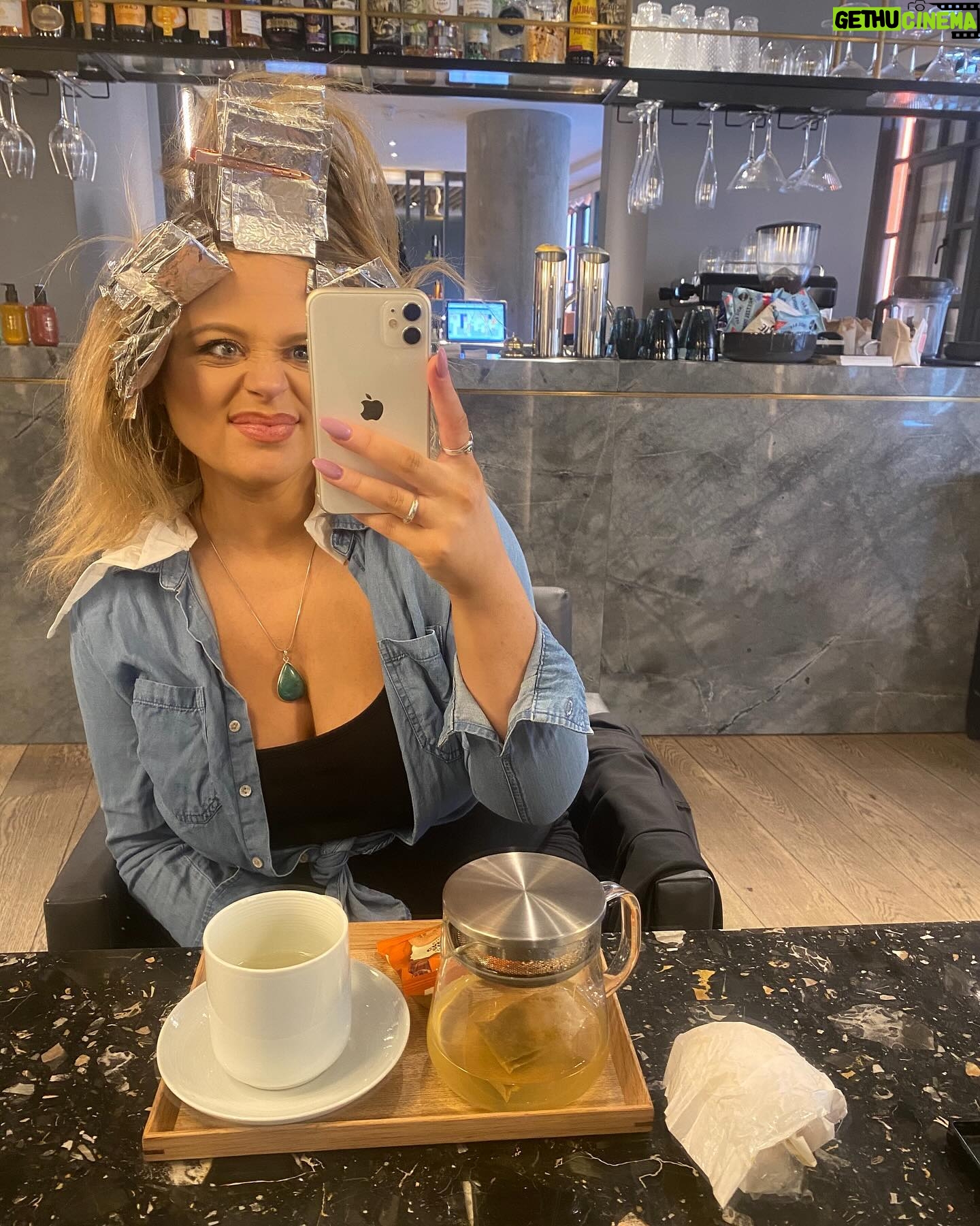Emily Atack Instagram - Feel a little more like me today! Thank you friends at @pauledmonds217 💛💇🏼♀️