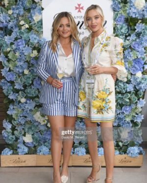 Emily Atack Instagram - Hose me down @champagnelanson - what a final 🎾 
Thank you for the kit @ralphlauren 🥂 

Photo creds: @champagnelanson / Getty

Congratulations @carlitosalcarazz ✨